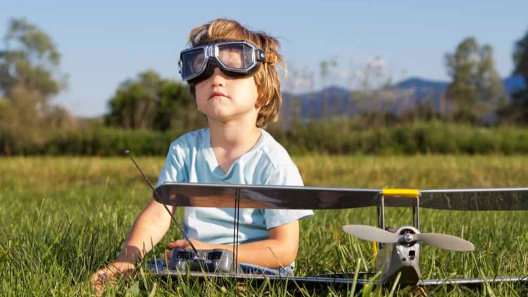 AOPA Brasil incentivando novas gerações de aviadores na semana da criança